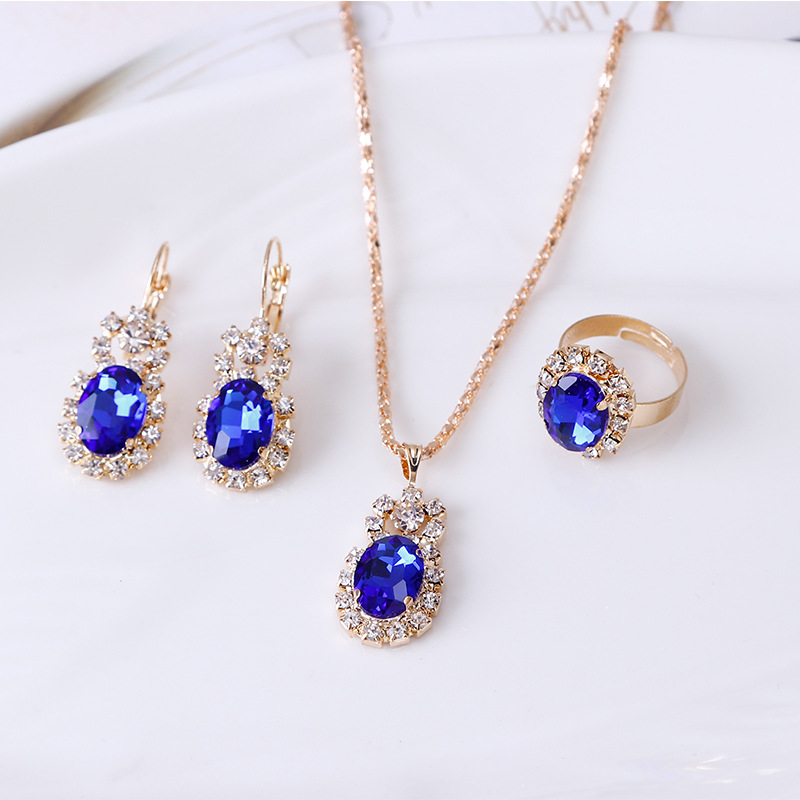 New Style Ornaments Set Fashio - Vintage Fashion Ornaments 评论和价格