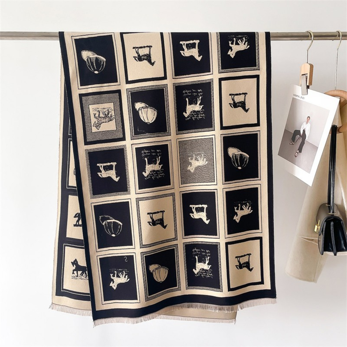 Soft Warm Grid Horse Pattern T - Vintage Fashion Patterns 评论和价格