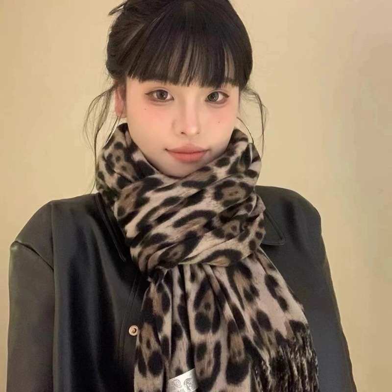 2025 New Retro Silk Leopard Pa - Vintage Fashion Patterns 评论和价格